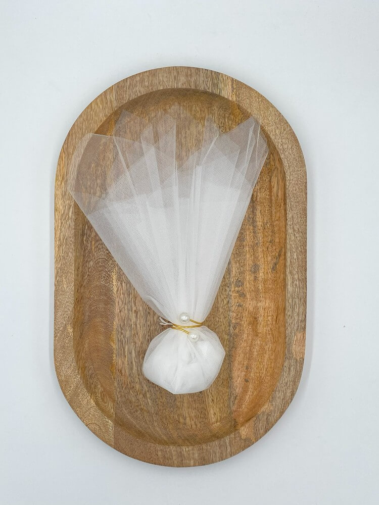 Μπομπονιέρα Γάμου Τούλινη με Χρυσό Δαχτυλίδι και Πέρλες